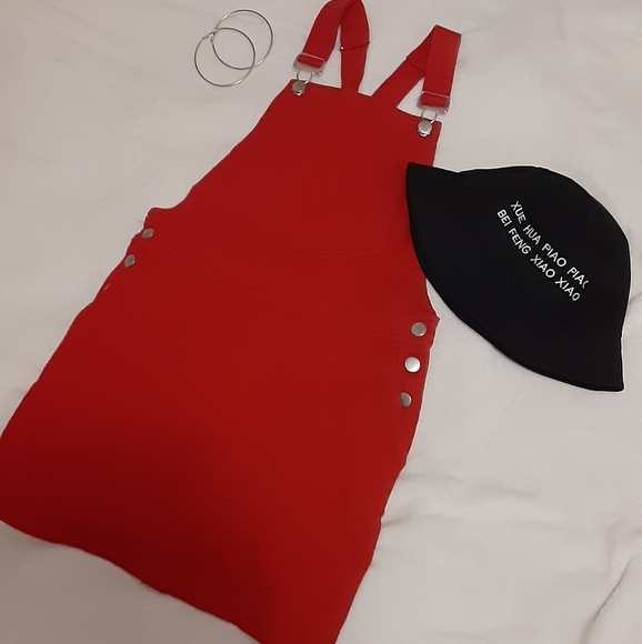 Small forever 21 red overalls - Picture 2 of 3
